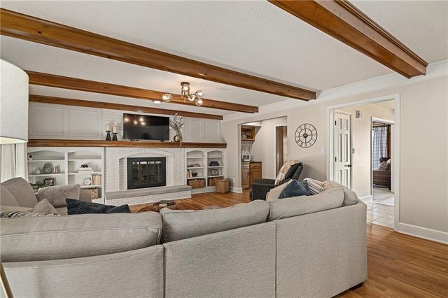 9613 W 123rd Street, Overland Park, KS 66213