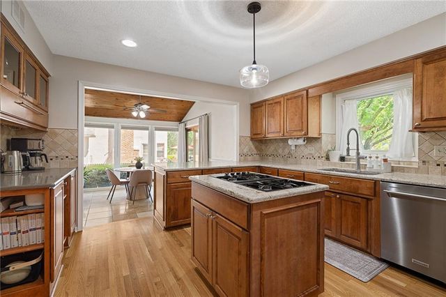 9613 W 123rd Street, Overland Park, KS 66213
