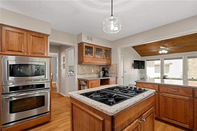 9613 W 123rd Street, Overland Park, KS 66213