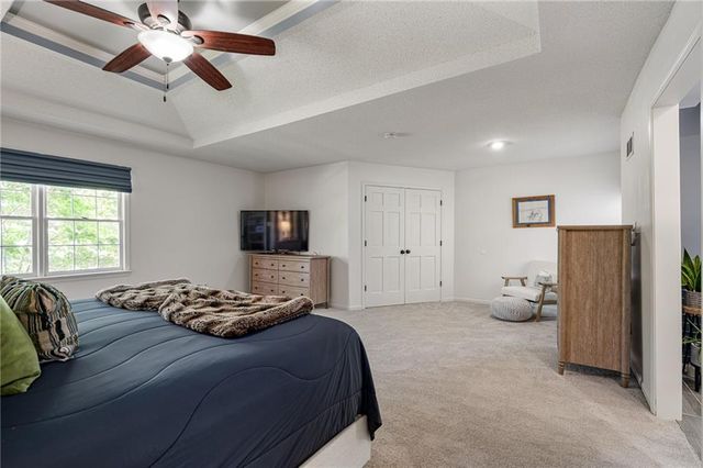 9613 W 123rd Street, Overland Park, KS 66213