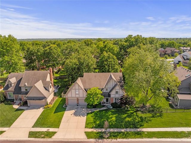 9613 W 123rd Street, Overland Park, KS 66213