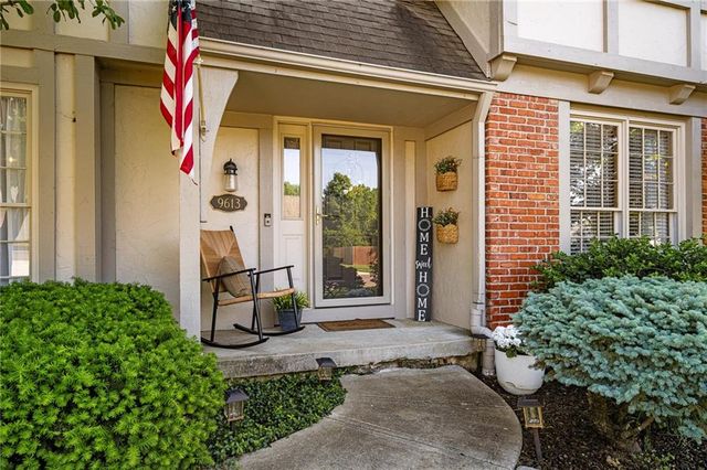 9613 W 123rd Street, Overland Park, KS 66213