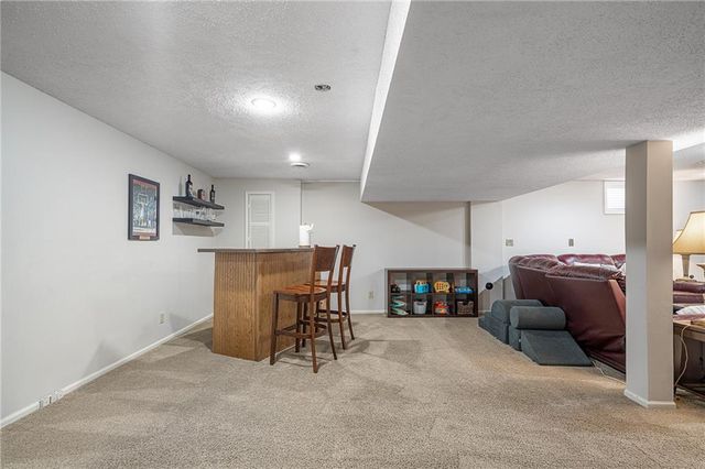 9613 W 123rd Street, Overland Park, KS 66213