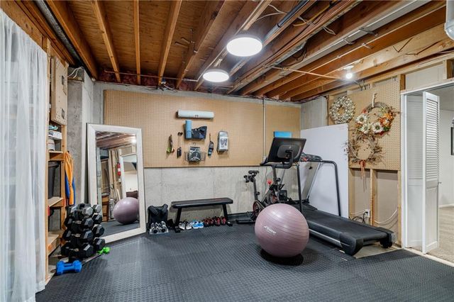 9613 W 123rd Street, Overland Park, KS 66213