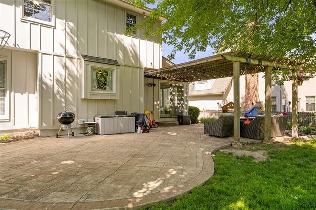 9613 W 123rd Street, Overland Park, KS 66213