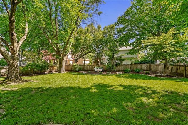 9613 W 123rd Street, Overland Park, KS 66213