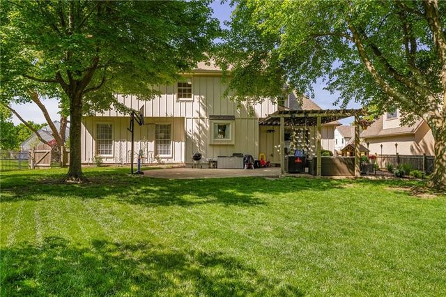 9613 W 123rd Street, Overland Park, KS 66213