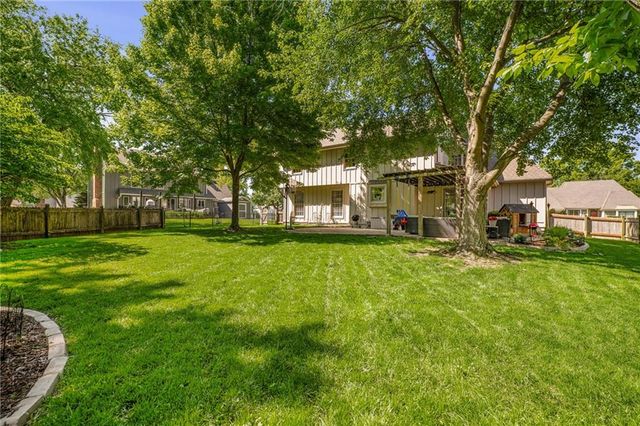 9613 W 123rd Street, Overland Park, KS 66213