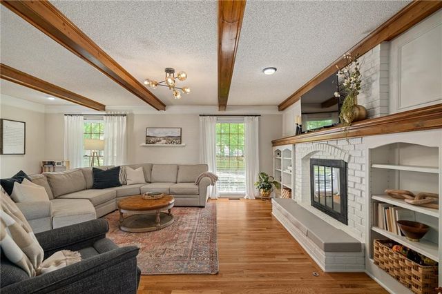 9613 W 123rd Street, Overland Park, KS 66213