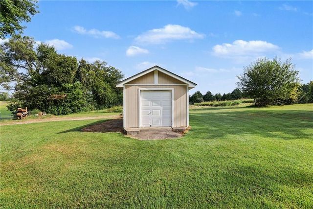 13744 Archer Road, Bonner Springs, KS 66012