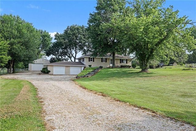13744 Archer Road, Bonner Springs, KS 66012