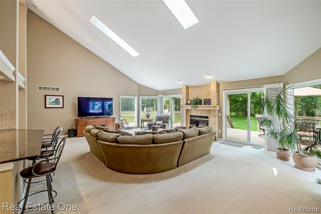 28625 Coyote Court, New Hudson, MI 48165