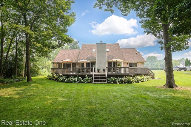28625 Coyote Court, New Hudson, MI 48165