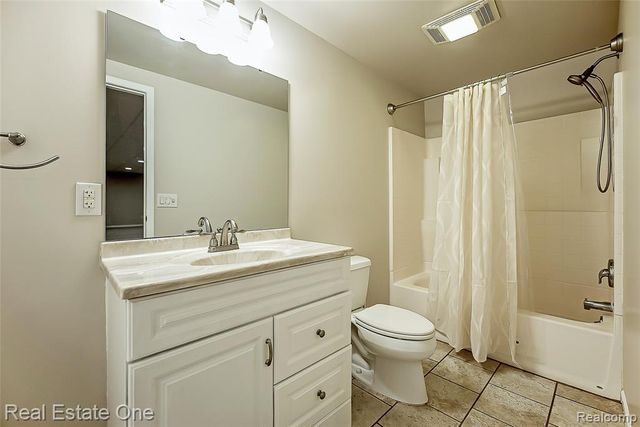 28625 Coyote Court, New Hudson, MI 48165