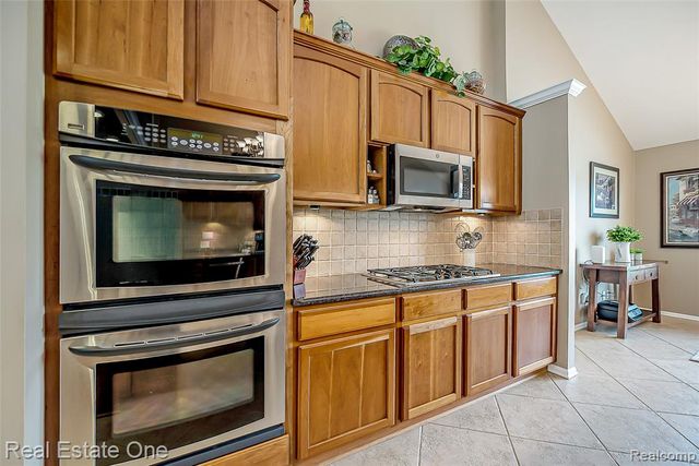 28625 Coyote Court, New Hudson, MI 48165