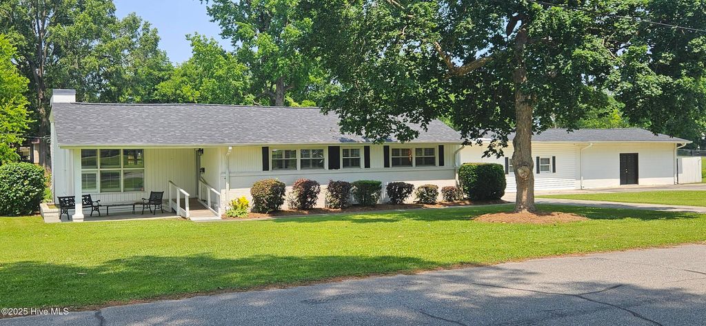 301 Graham Street, Clinton, NC 28328