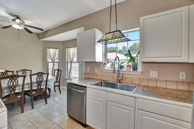 34606 Lake Side Drive, Brookshire, TX 77423