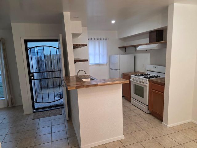 805 Sirocco DR, Austin, TX 78745