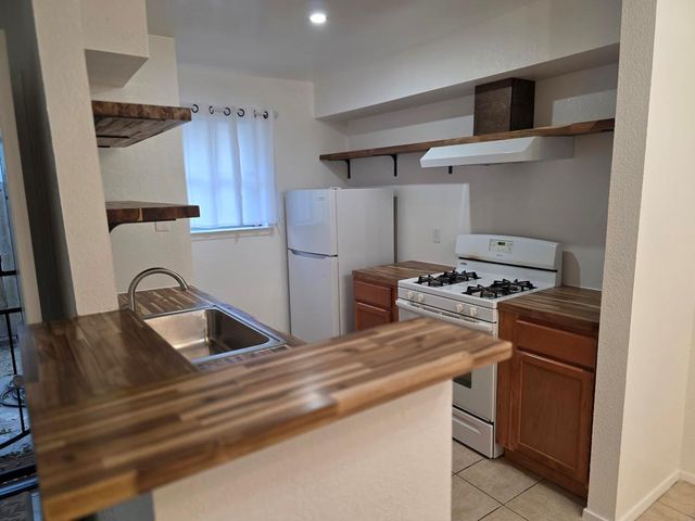 805 Sirocco DR, Austin, TX 78745