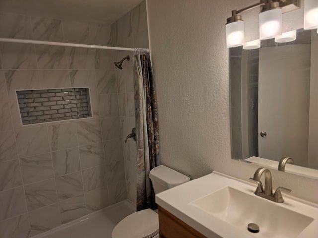 805 Sirocco DR, Austin, TX 78745