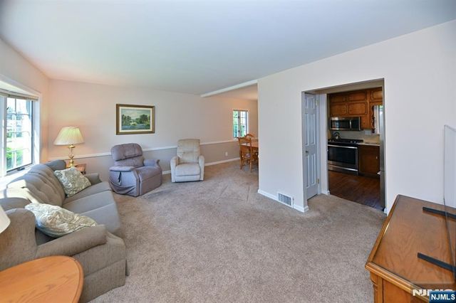14-01 Floral Avenue, Fair Lawn, NJ 07410