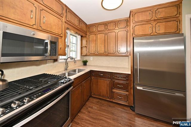 14-01 Floral Avenue, Fair Lawn, NJ 07410