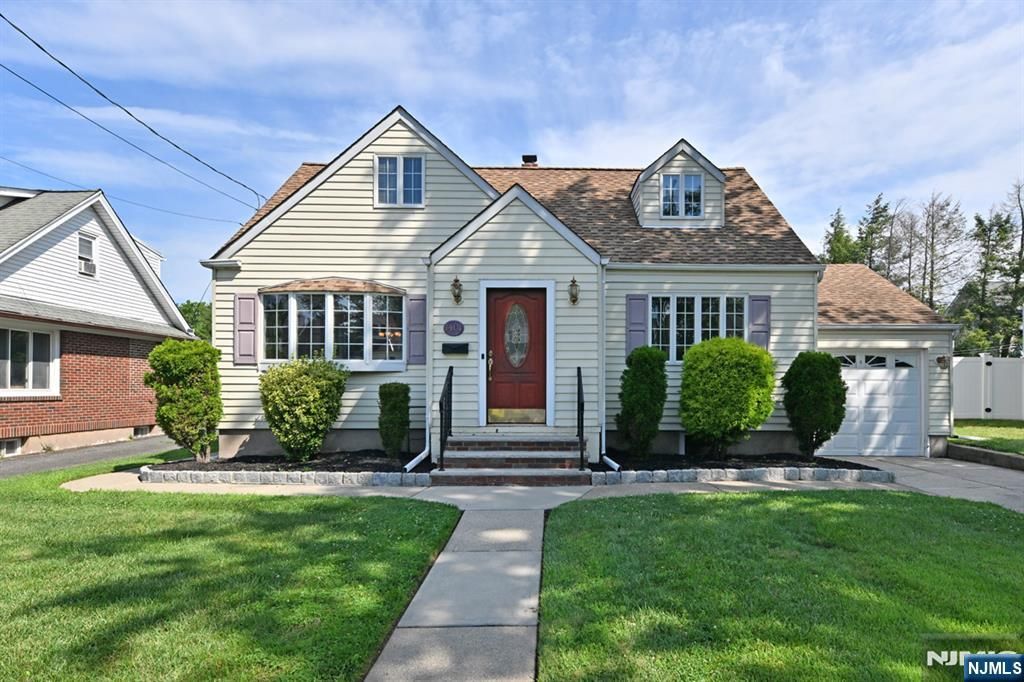 14-01 Floral Avenue, Fair Lawn, NJ 07410