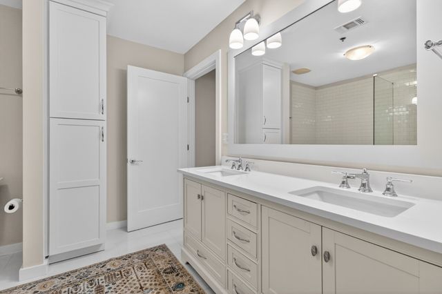 900 20th Ave S Apt 1410, Nashville, TN 37212