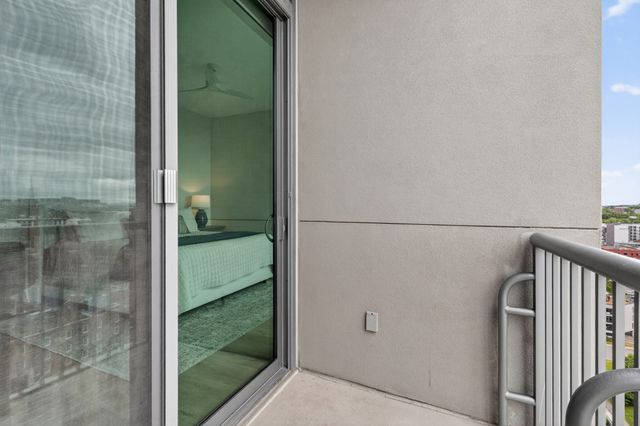 900 20th Ave S Apt 1410, Nashville, TN 37212