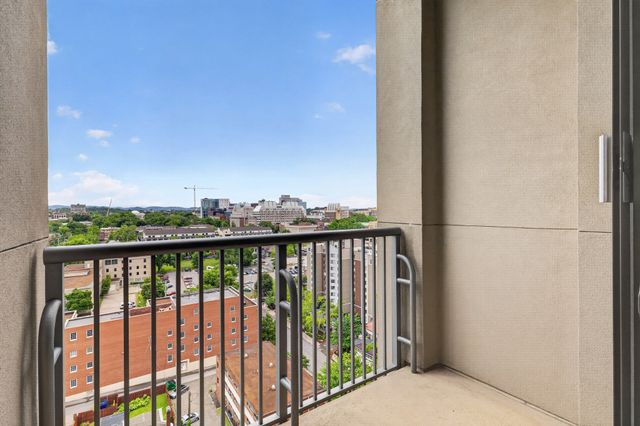 900 20th Ave S Apt 1410, Nashville, TN 37212