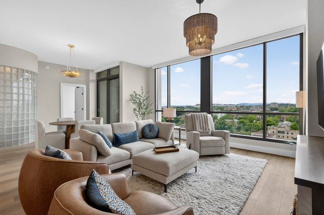 900 20th Ave S Apt 1410, Nashville, TN 37212