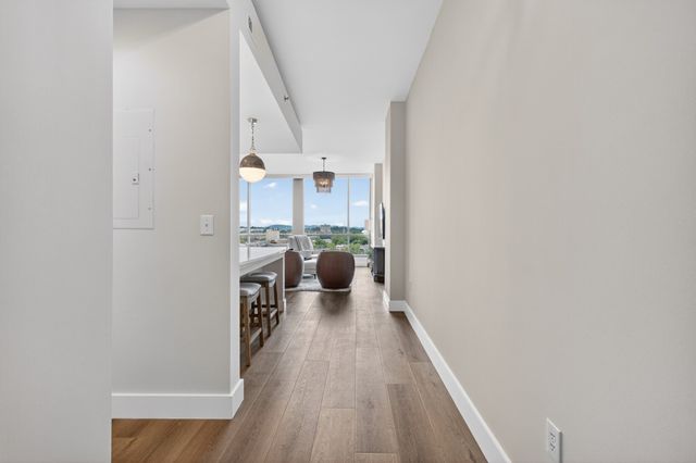 900 20th Ave S Apt 1410, Nashville, TN 37212