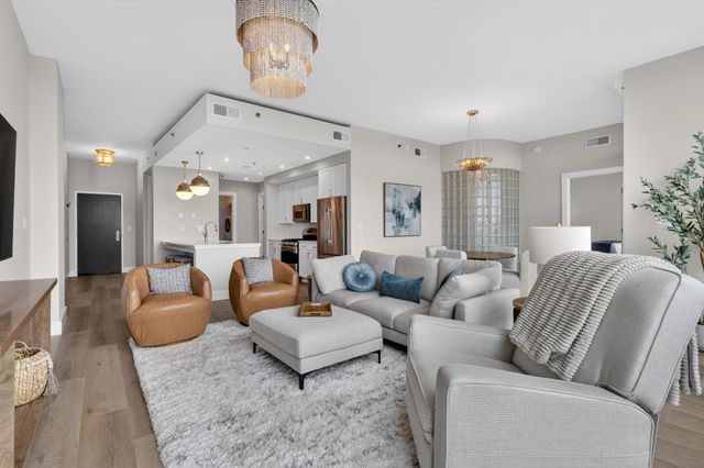 900 20th Ave S Apt 1410, Nashville, TN 37212