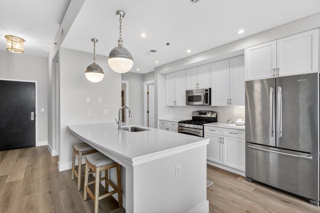900 20th Ave S Apt 1410, Nashville, TN 37212