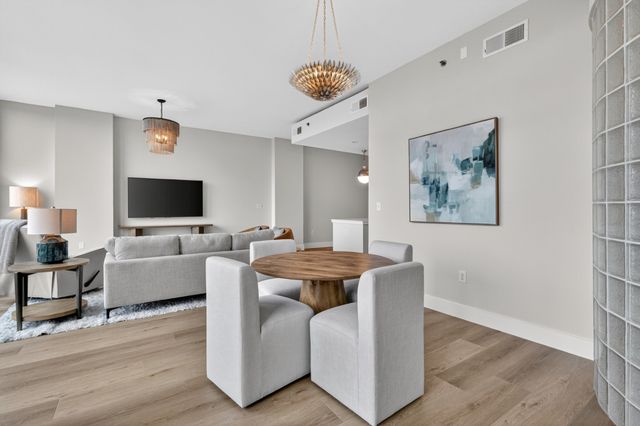 900 20th Ave S Apt 1410, Nashville, TN 37212