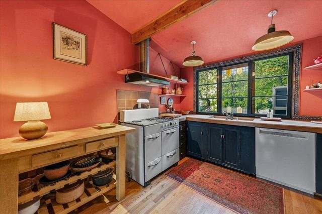 11005 Berggren Ln, Nevada City, CA 95959