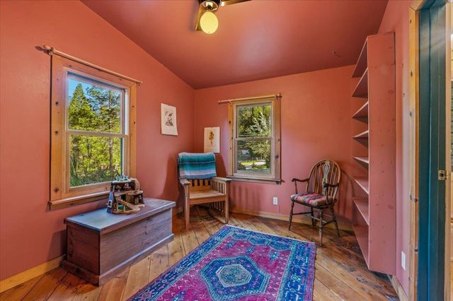 11005 Berggren Ln, Nevada City, CA 95959