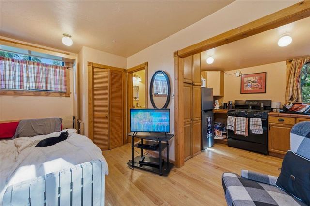 11005 Berggren Ln, Nevada City, CA 95959