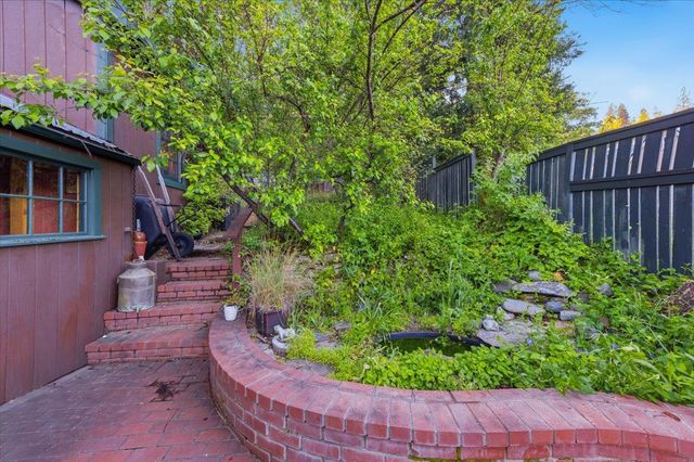 11005 Berggren Ln, Nevada City, CA 95959