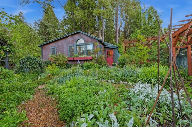 11005 Berggren Ln, Nevada City, CA 95959