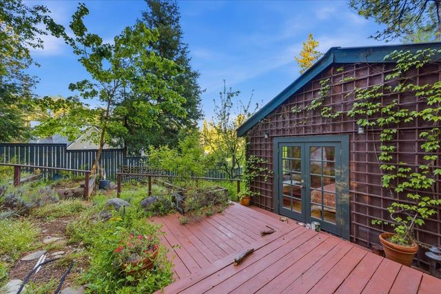 11005 Berggren Ln, Nevada City, CA 95959