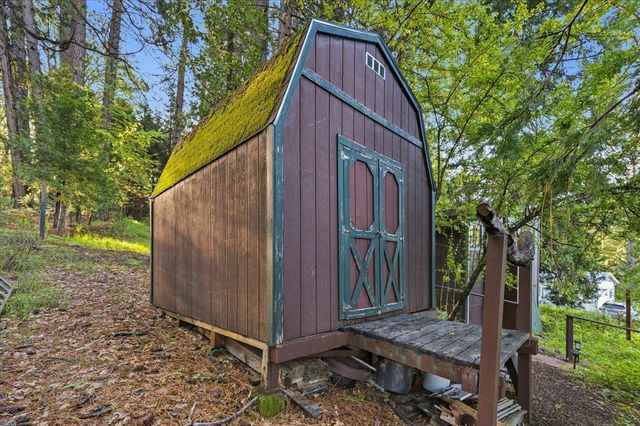11005 Berggren Ln, Nevada City, CA 95959