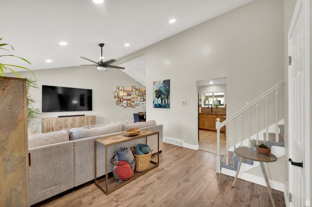 2098 E 10140 S, Sandy, UT 84092