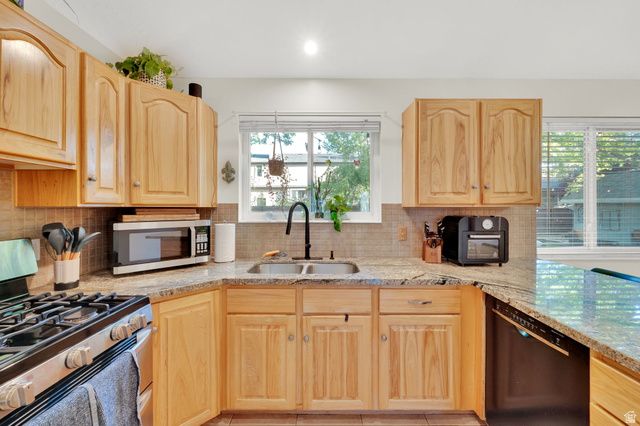 2098 E 10140 S, Sandy, UT 84092