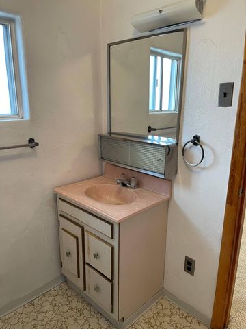 12 Nieves Road SE, Albuquerque, NM 87123