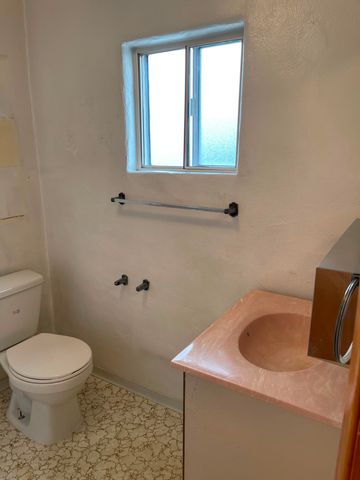 12 Nieves Road SE, Albuquerque, NM 87123