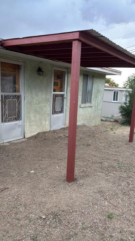 12 Nieves Road SE, Albuquerque, NM 87123