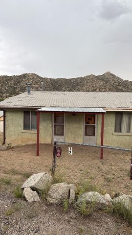 12 Nieves Road SE, Albuquerque, NM 87123