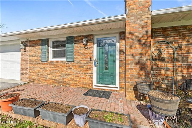 1605 Southwest Avenue, Johnson City, TN 37604