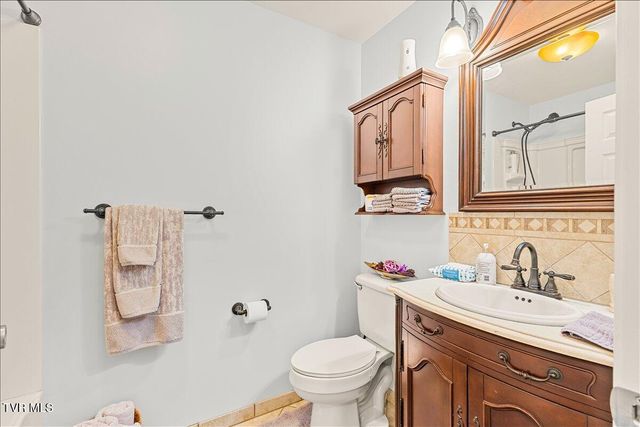 1605 Southwest Avenue, Johnson City, TN 37604